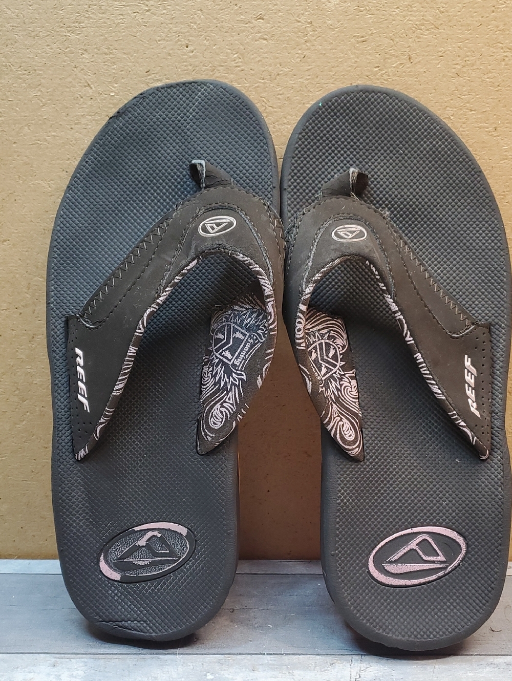 Reef Fanning Bottle Opener Flip Flops Size 8.5